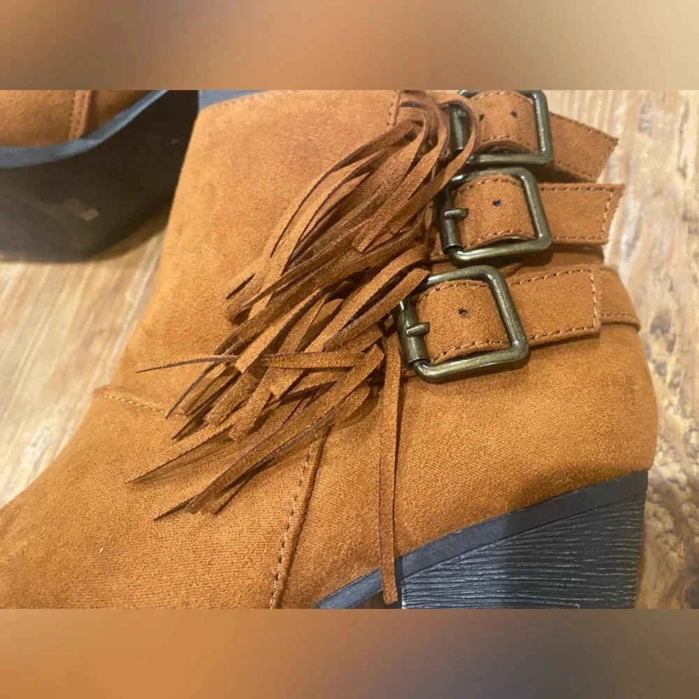 Bamboo Women’s Avenge Carmel Brown Faux Suede Ankle Western‎ Boots Heel 7.5 NEW - Picture 10 of 10